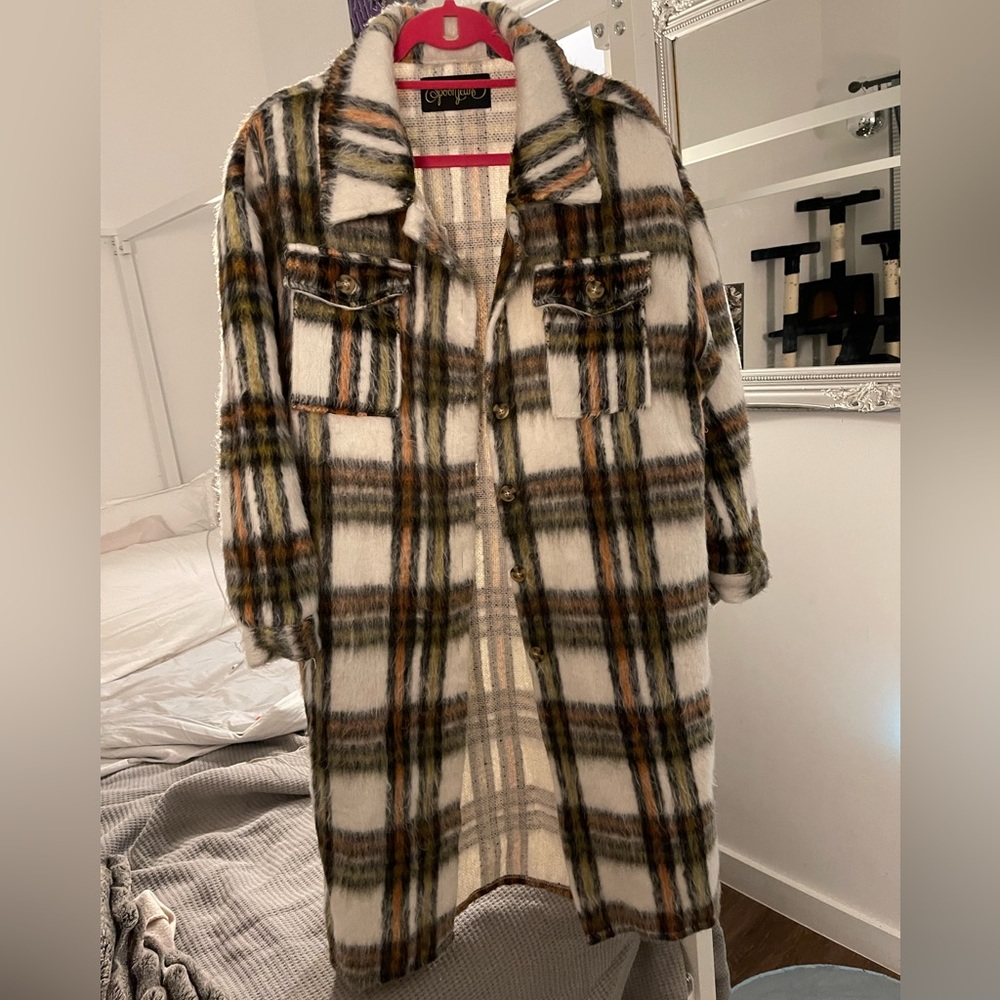NWOT Soft Teddy Throw Coat
